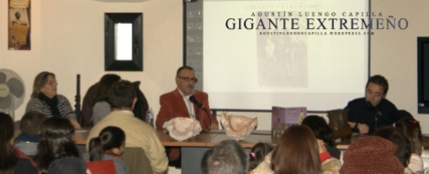 Presentación del cuento "El gigante de la Puebla" y la estatua de Agustín. 7 diciembre 2014